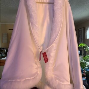 Chic White Faux Fur Trim Cape